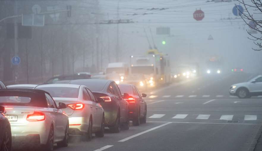 У Києві через туман оголосили перший рівень небезпечності
