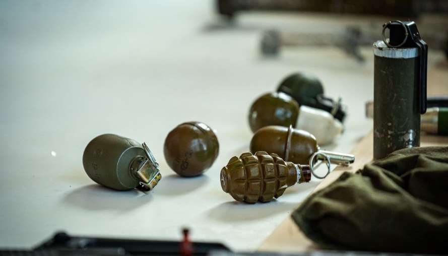 В киевской школе взорвалась страйкбольная граната: полиция выясняет обстоятельства