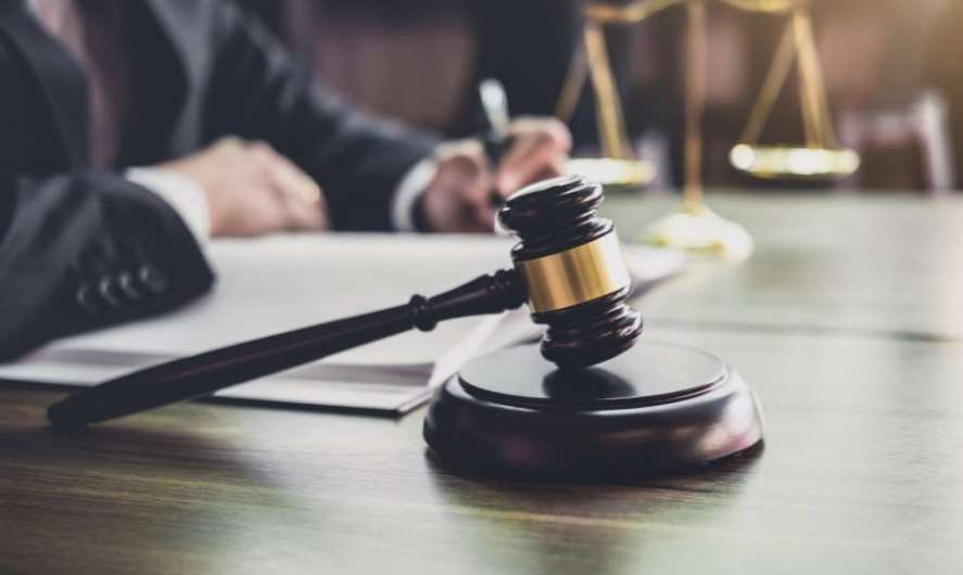 Сім років за гратами проведе киянин, який на вулиці зірвав з пенсіонерки золоту сережку