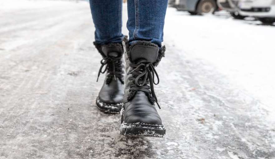 У Києві до кінця доби зберігатиметься ожеледиця