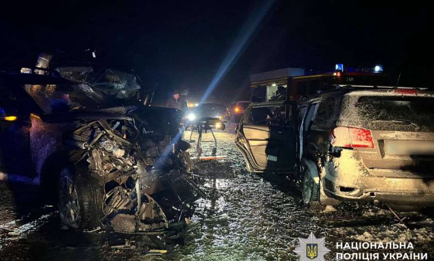 Погибший и 13 пострадавших: в Киевской области произошла масштабная авария