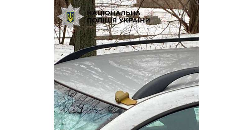 У столиці водій їздив із муляжем протипіхотної міни на даху авто