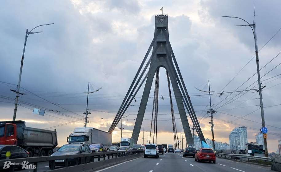 Движение транспорта по мосту через Десенку ограничат на выходные
