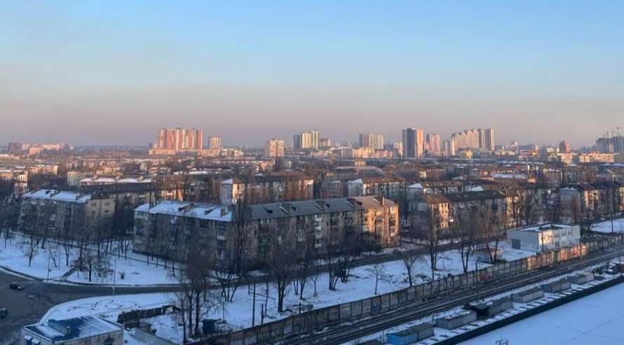 Более 1100 домов в Киеве без отопления: коммунальщики сливают воду, чтобы избежать размораживания