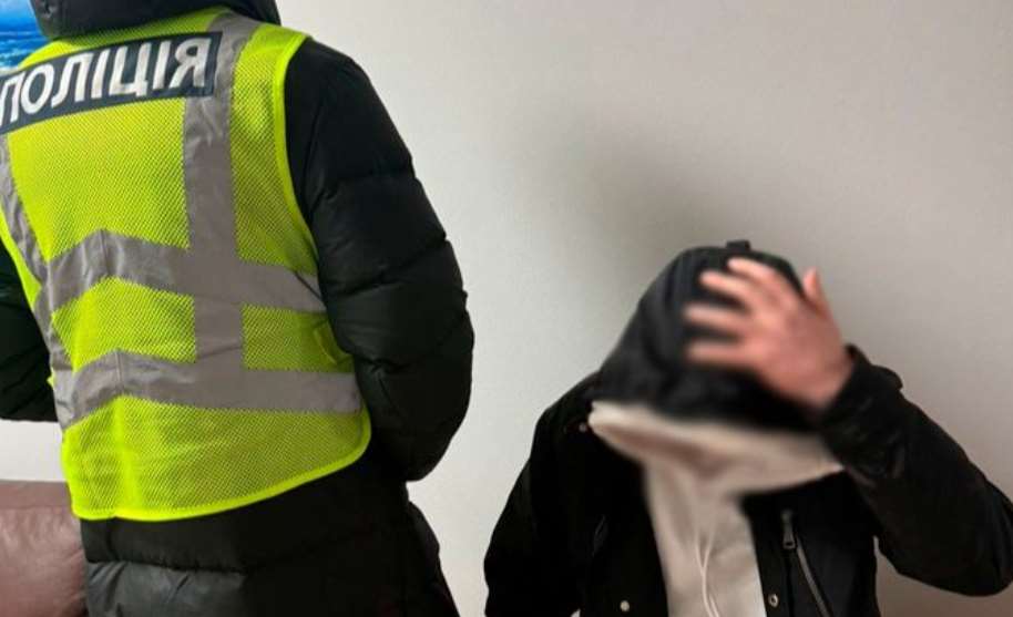 В Киеве задержали извращенца, который «охотился» на несовершеннолетних девушек