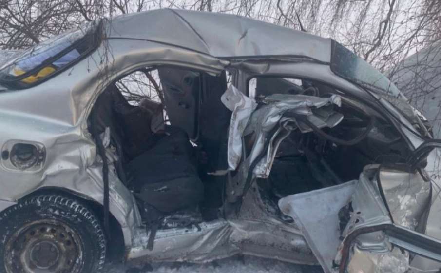 На Київщині у ДТП на засніженій дорозі загинула 25-річна жінка