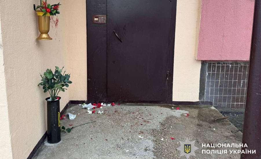 В Киеве подросток осквернил место памяти погибшего военного: полиция составила протокол