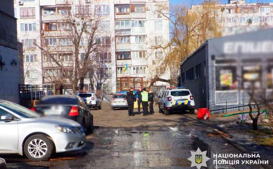 У Києві п’яний рецидивіст жорстоко побив 75-річну сусідку