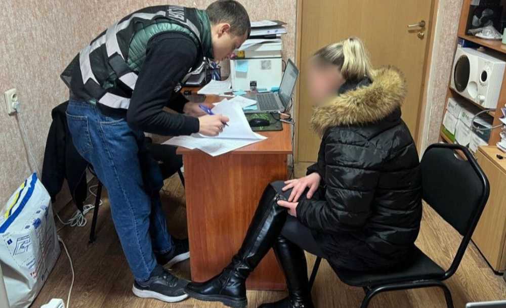 Систематически изводила 9-летнего сына: в Киеве будут судить горе-мать