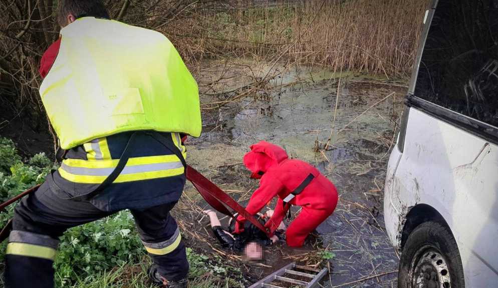 В Киевской области из водоема извлекли тело женщины