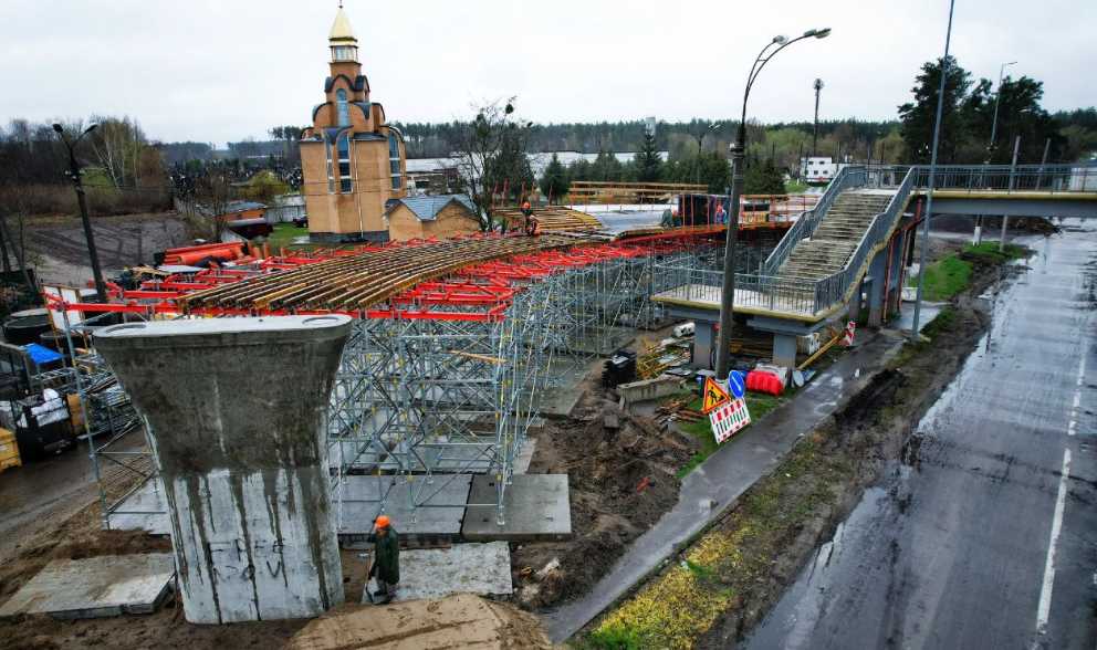 Строительство транспортной развязки возле Виты-Поштовой: ведется строительство монолитной эстакады и ограничивается движение негабаритного транспорта