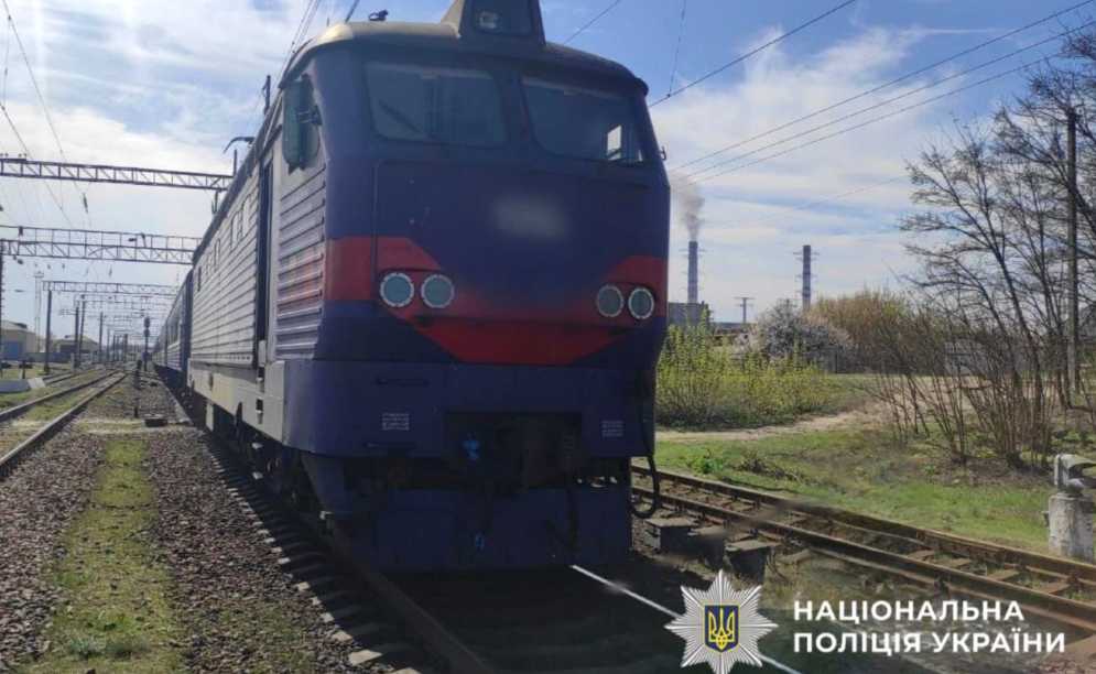 На Київщині під колесами поїзда загинула жителька столиці