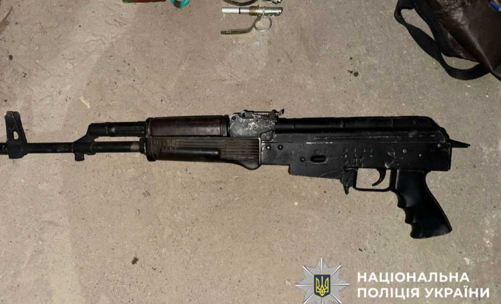 Полиция изъяла арсенал оружия и боеприпасов в Киевской области