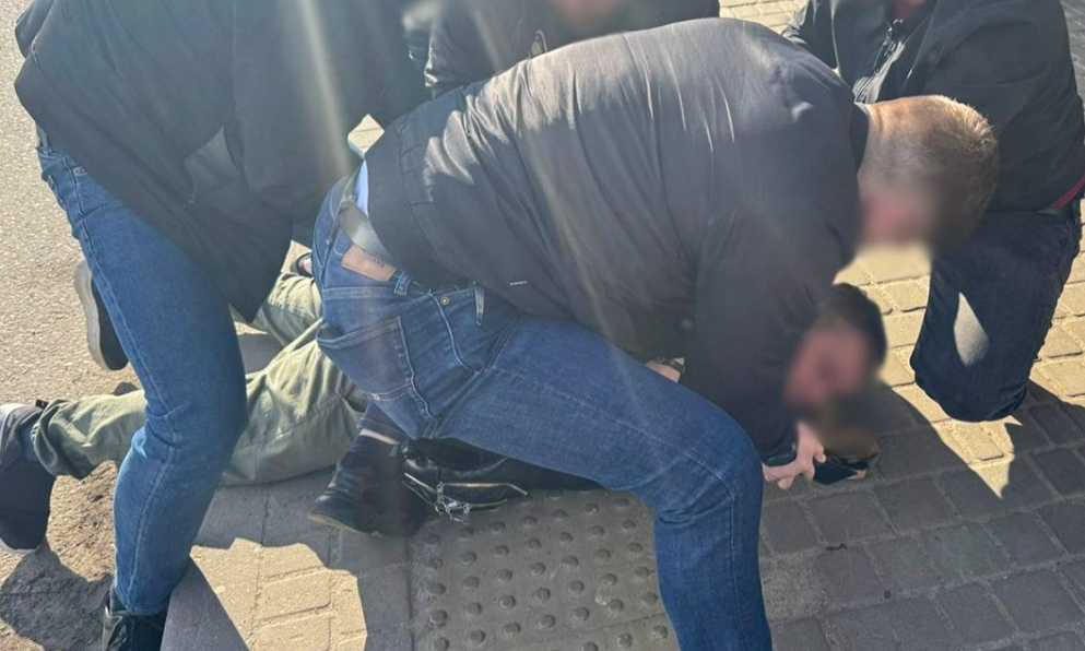 В Киеве поймали фальшивого генерала, который наживался на уклоняющихся от военной службы