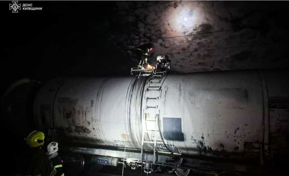 На Київщині врятували дитину, яку вдарило струмом на даху вагона