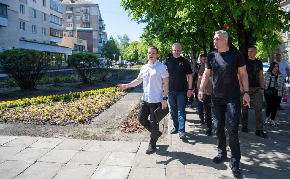 Мэр Киева Виталий Кличко проверил, как весной наводят порядок в городе