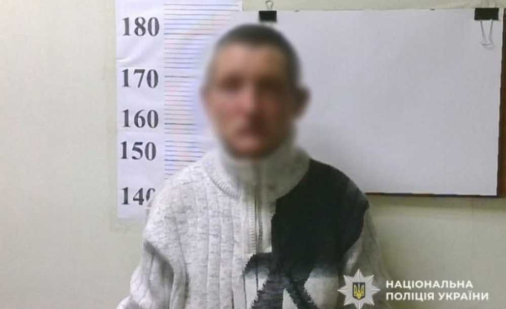 В Деснянском районе задержали мужчину, ограбившего пенсионера в кафе
