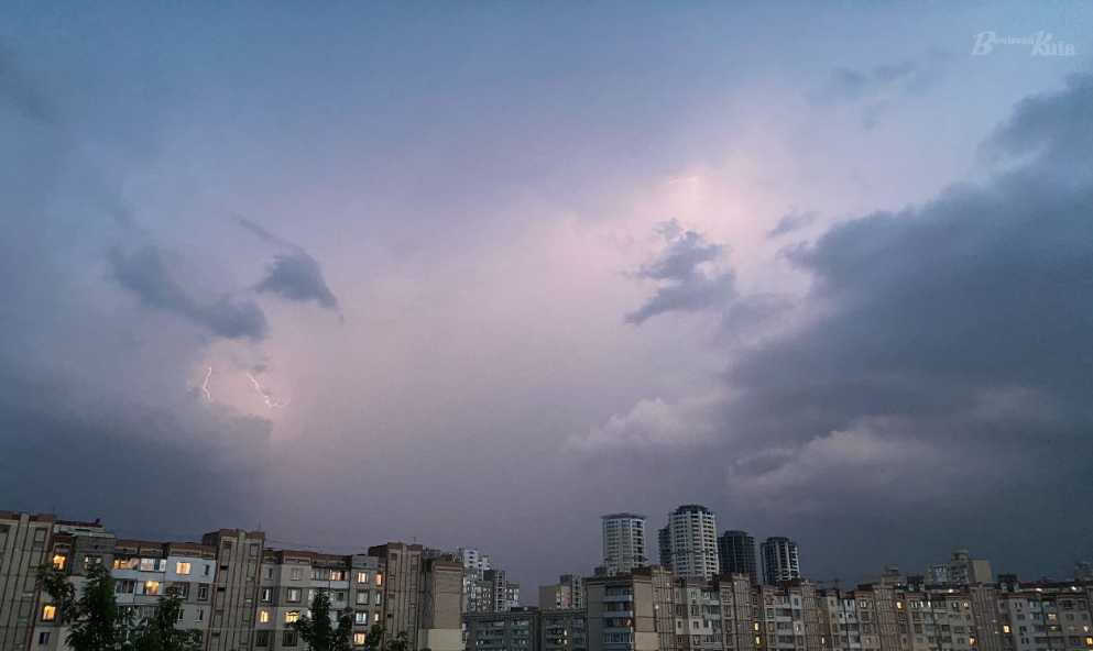 На Киев надвигается непогода: куда обращаться за помощью