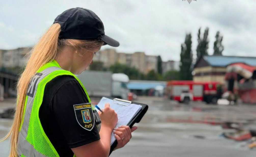 У Деснянському районі розгорнули штаб для допомоги постраждалим від ворожої атаки