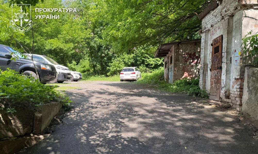 В центре Киева дельцы пытались с помощью «туалетной схемы» получить землю в охранной зоне