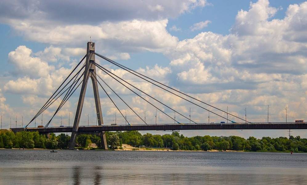 На Северном мосту частично ограничат движение транспорта