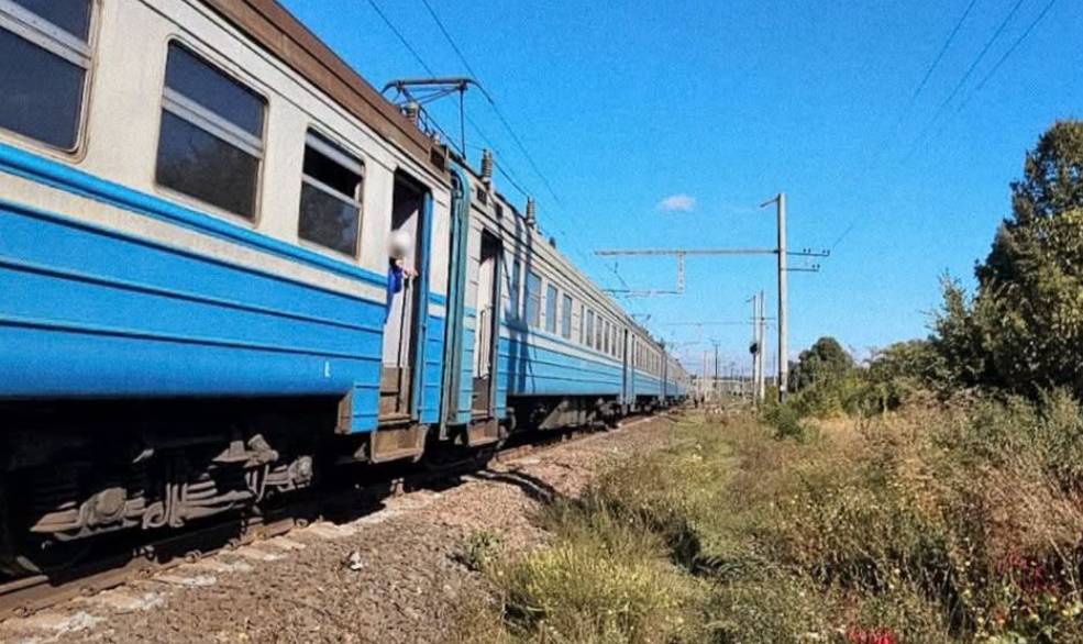 Під Києвом електричка збила на смерть 17-річного хлопця