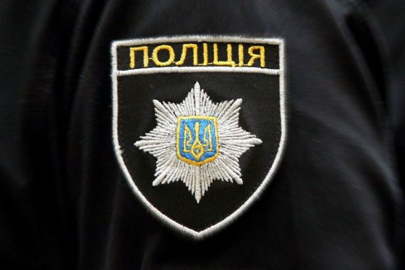 В Киеве патрульные спасли человека, который пытался совершить самоубийство