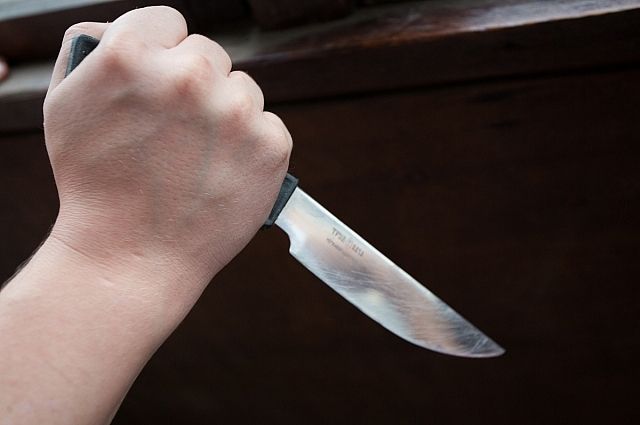 В Киеве неадекват с ножом гонялся за детьми (фото)