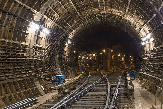 В Киеве предлагают спрятать железную дорогу под землю