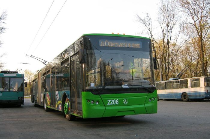 Відзавтра тролейбуси №№ 1, 42-Д змінять маршрути через обмеження руху на бульв. Миколи Міхновського